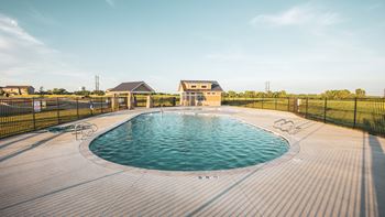 Sparkling pool & hot tub